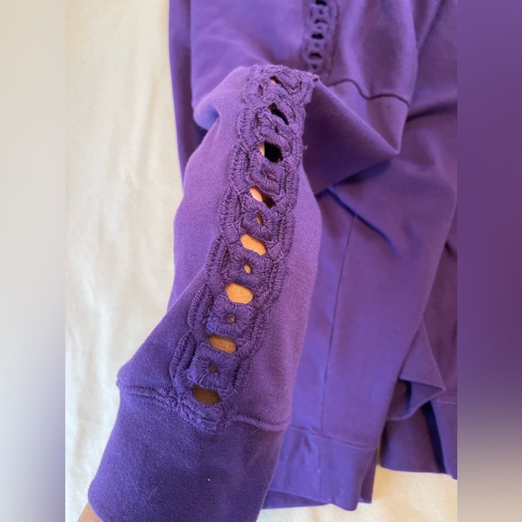 Roaman’s Women’s Size 3X 30/32 Pretty Purple Sweatshirt Decorative Sleeves - Picture 2 of 10